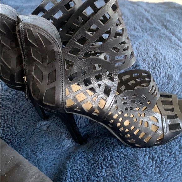 Bcbg laser cut fall bootie - Picture 6 of 9